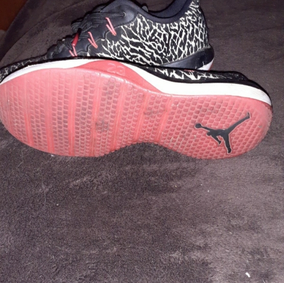 Nike Jordans - Picture 4 of 4